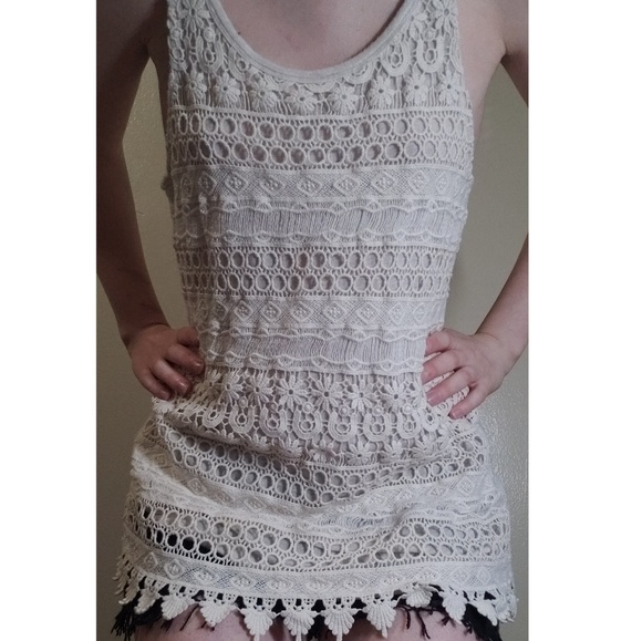 Lace front tank top - Picture 4 of 4